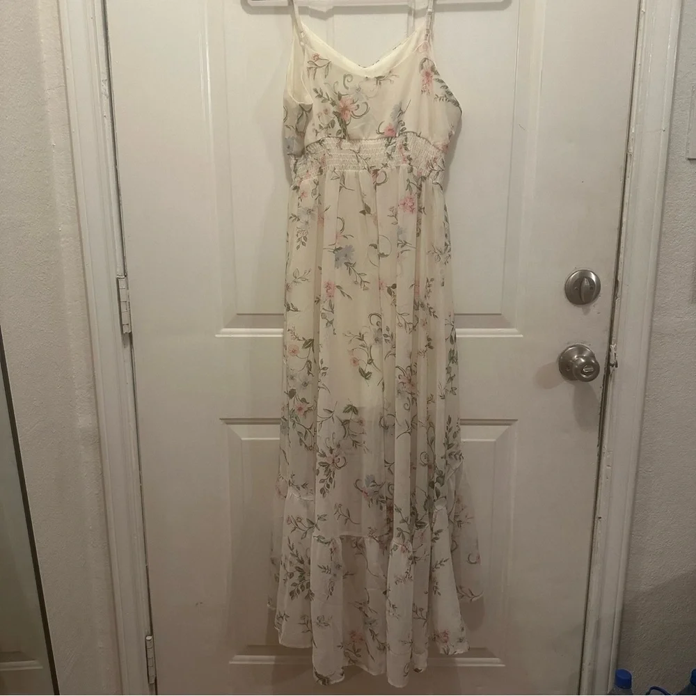 Liberty Love chic neck